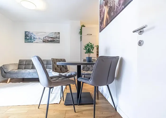 Daire 9-min To Center, Comfy 1br And 1lr With Balcony