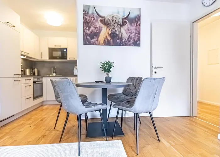 9-min To Center, Comfy 1br And 1lr With Balcony Daire *